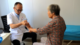 河北献县：京津冀医疗专家巡诊送健康