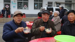 河北蠡县：重阳至 暖意融 社会各界共绘孝老敬老新图景