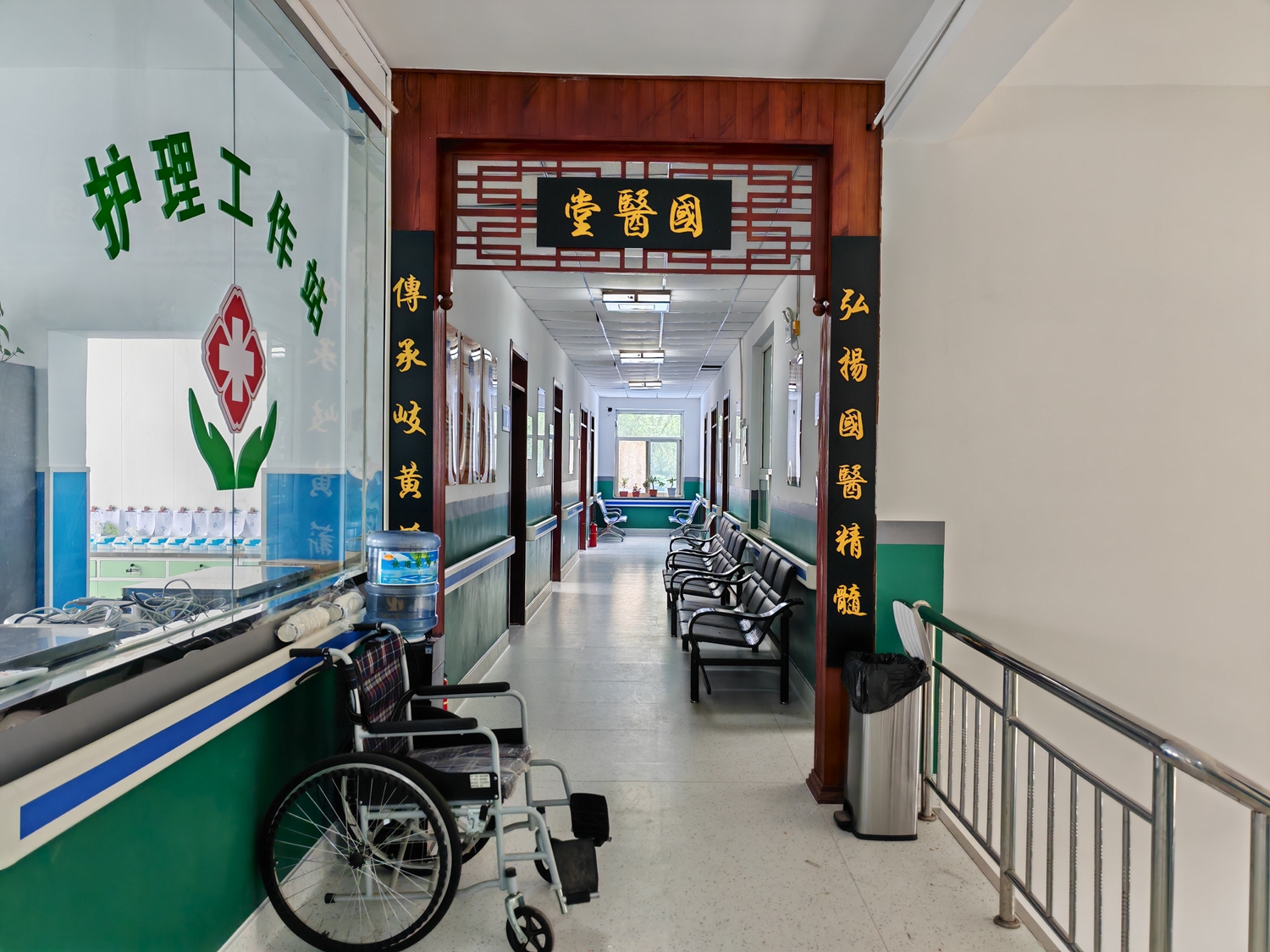 图片默认标题_fororder_卫生院中的国医堂 摄影 刘小明