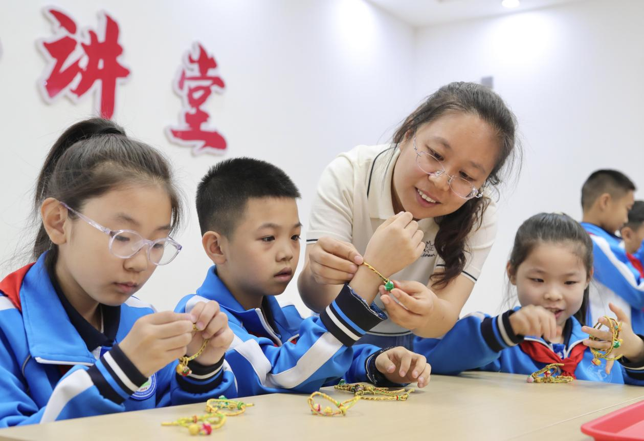 河北东光：粽香飘童趣 巧手传非遗_fororder_图片 3
