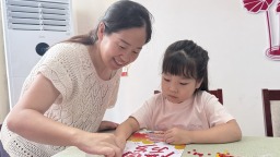 河北遵化：红色润童心 巧手庆“八一”