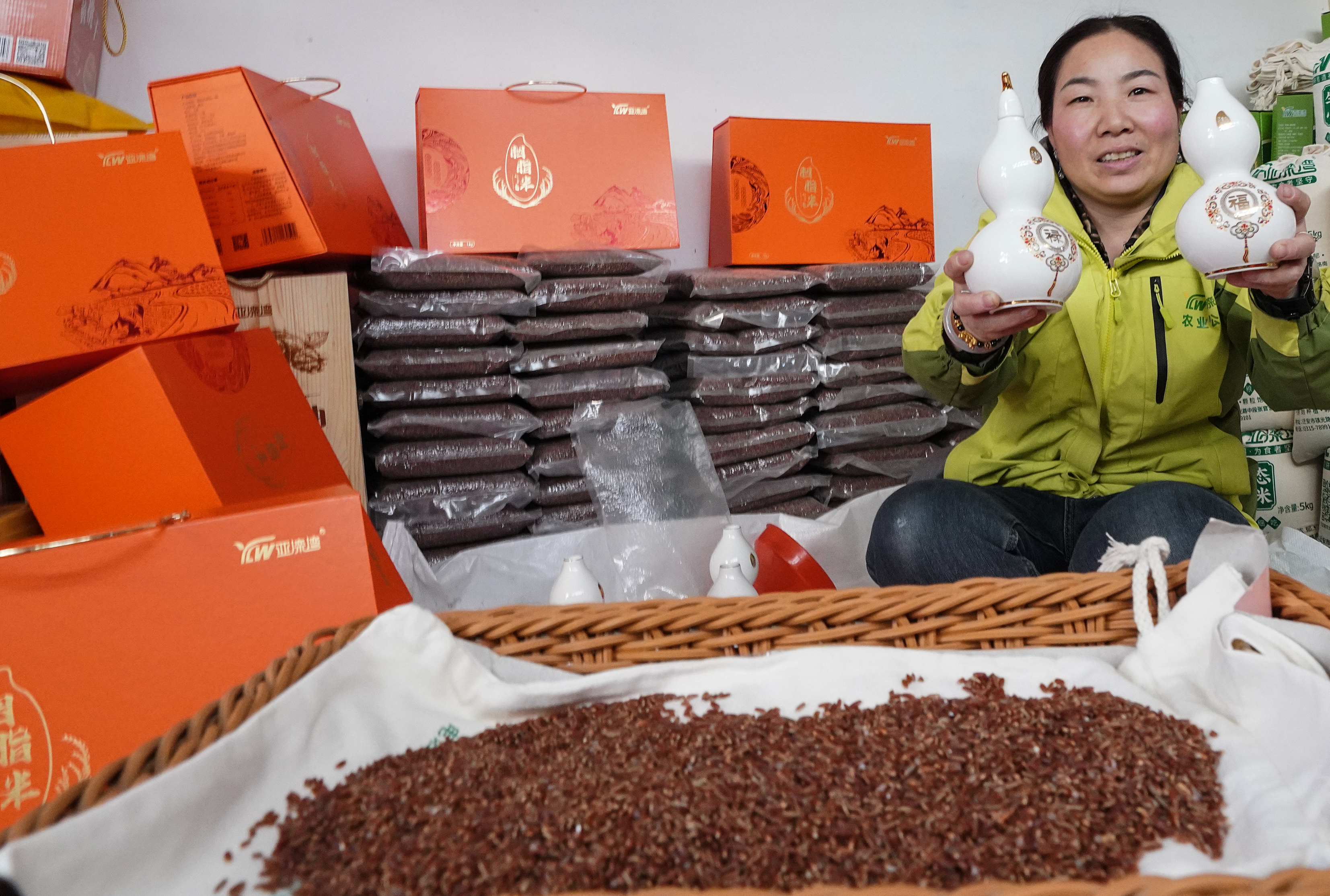 河北迁安：长城脚下胭脂米受宠走俏