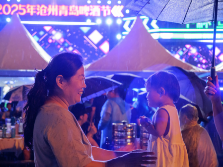 河北沧州：啤酒节“做旺”夜经济_fororder_河北沧州：啤酒节“做旺”夜经济324