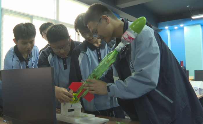 石家庄市鹿泉区第一中学开展第十一个“中国航天日”主题活动