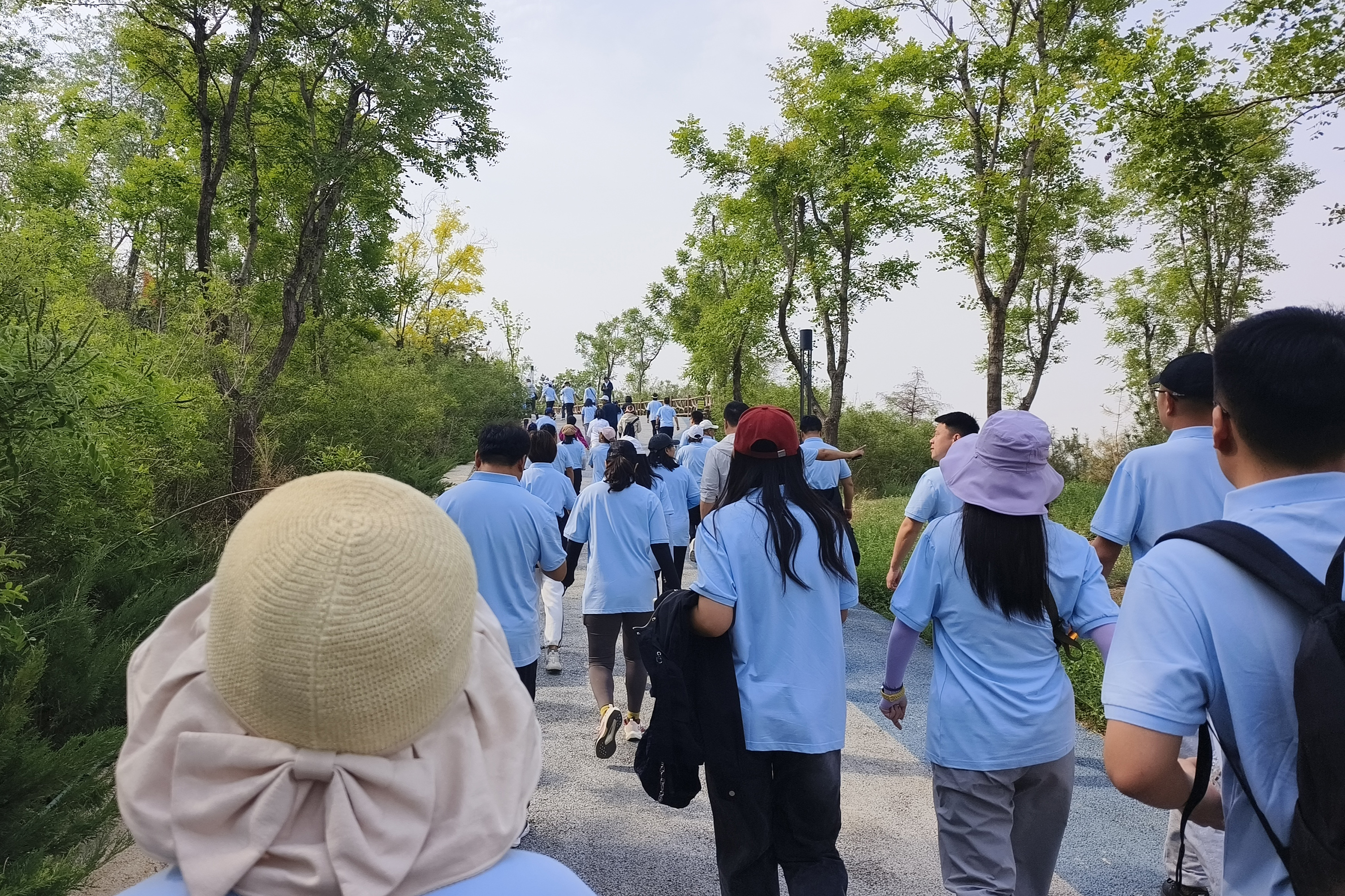 保定徐水举办第七届职工徒步大会 2000名职工共赴健康之约_fororder_图片2