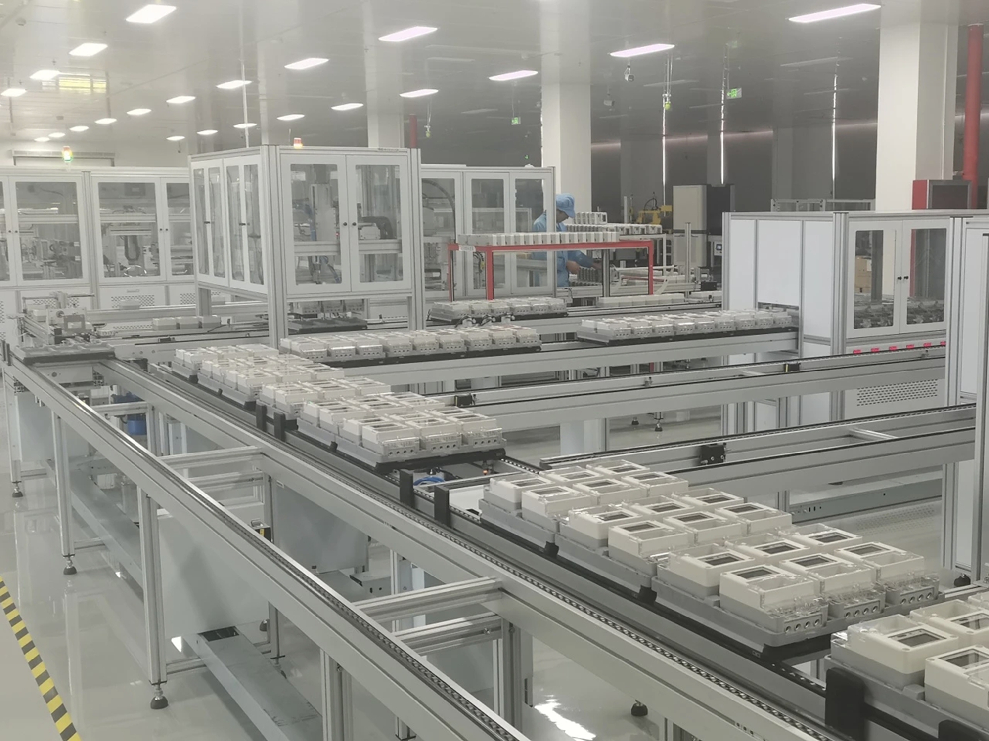 图片默认标题_fororder_兆微软件科技有限公司生产车间一隅 摄影 刘淼