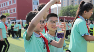 河北青县：校园科技节点亮少年科学梦