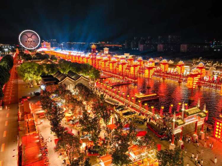 唐山市河头老街点亮夏日夜生活_fororder_微信图片_20250806084913_12