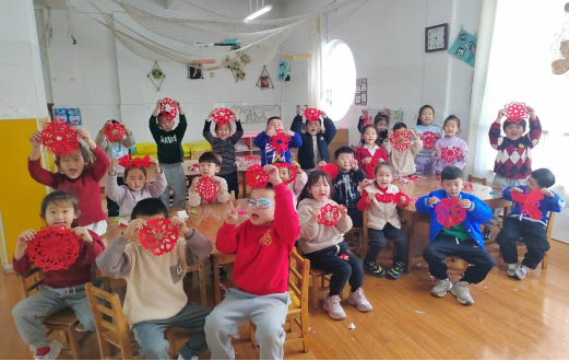 学剪纸 迎新春——唐县第二幼儿园开展传承非遗剪纸活动