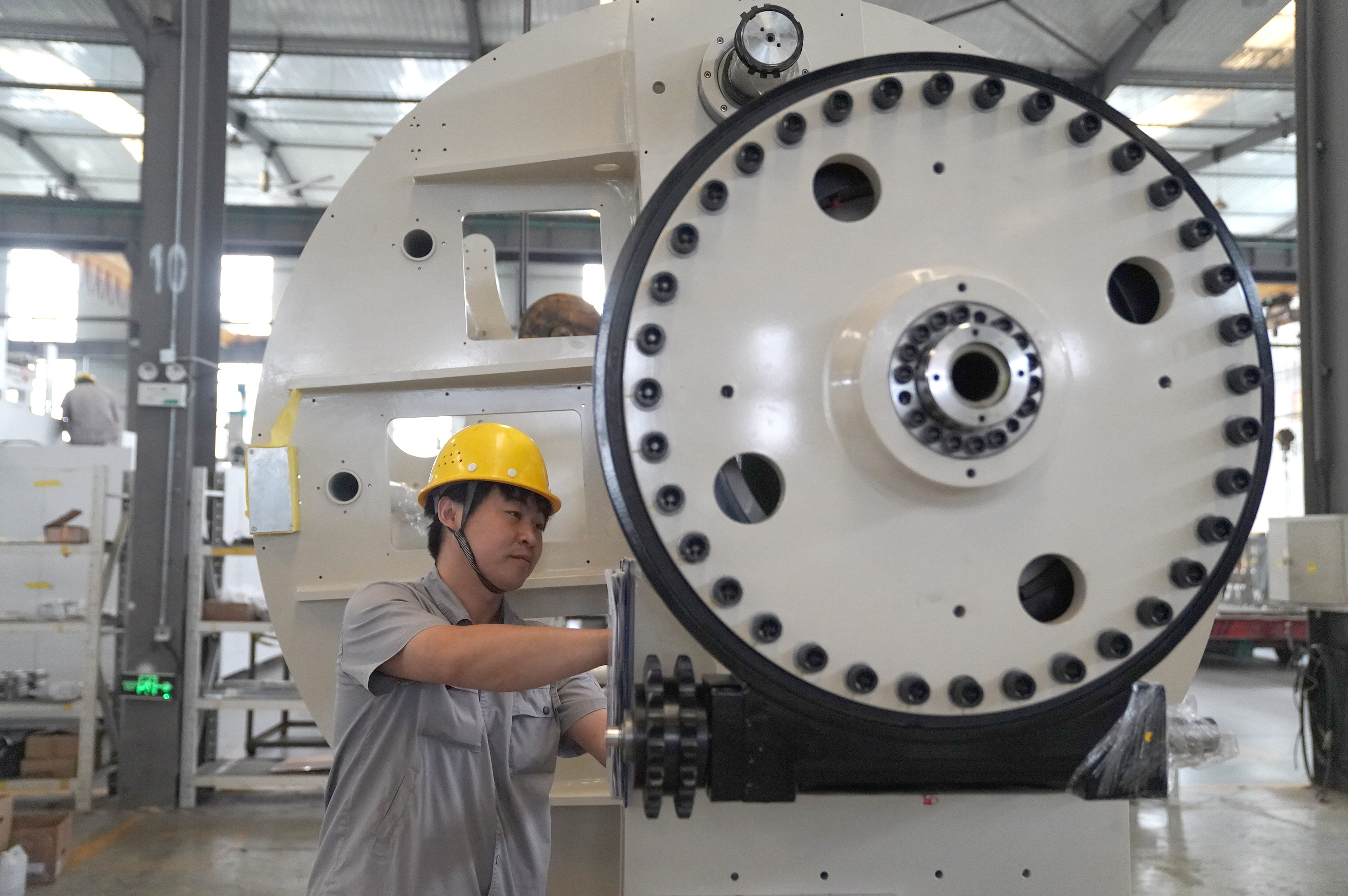 河北邢台经济开发区：“专精特新”企业赶订单忙生产