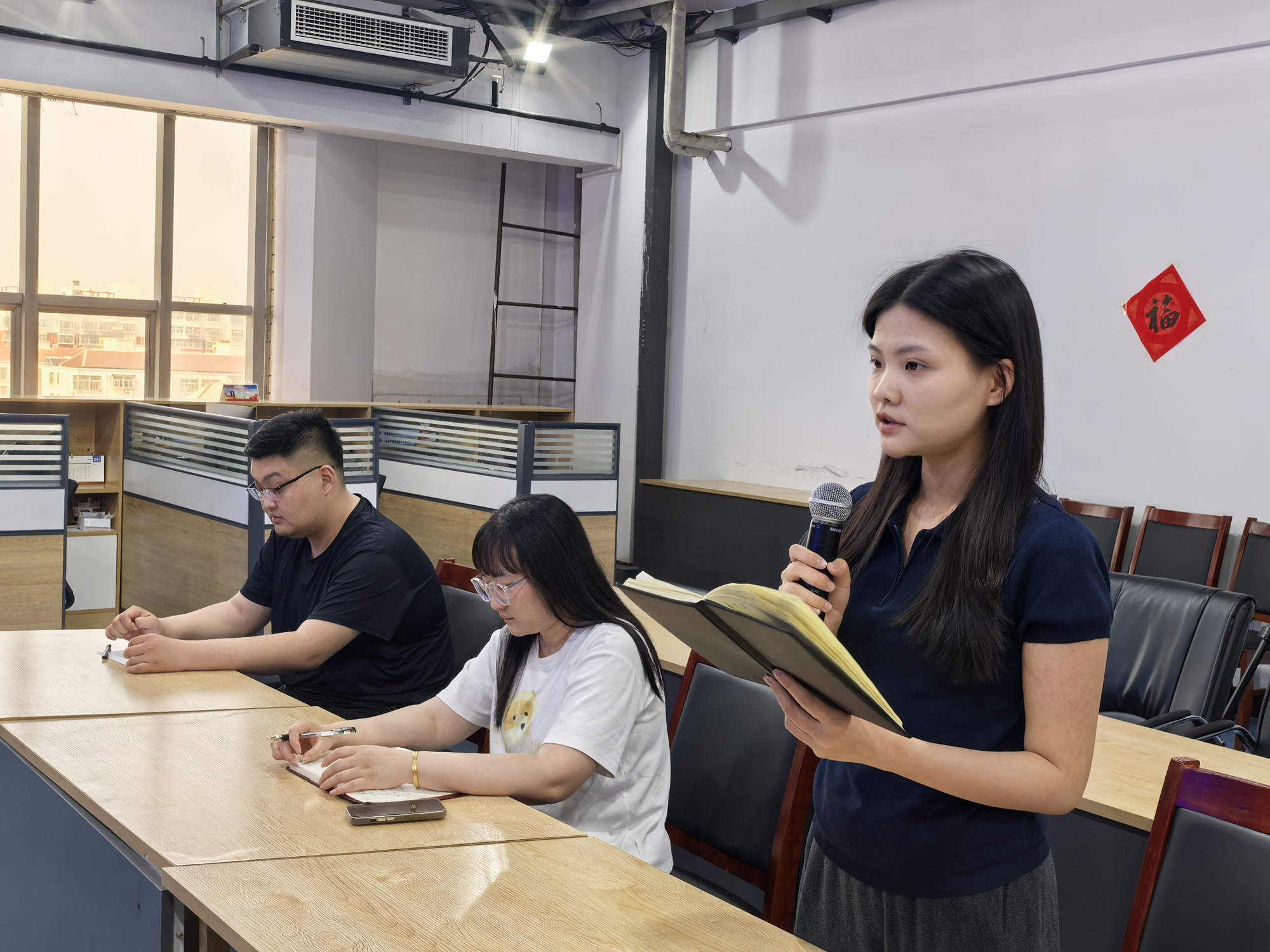 保定市满城区：创新服务 赋能未来_fororder_新闻发布会现场记者提问环节 摄影 李静