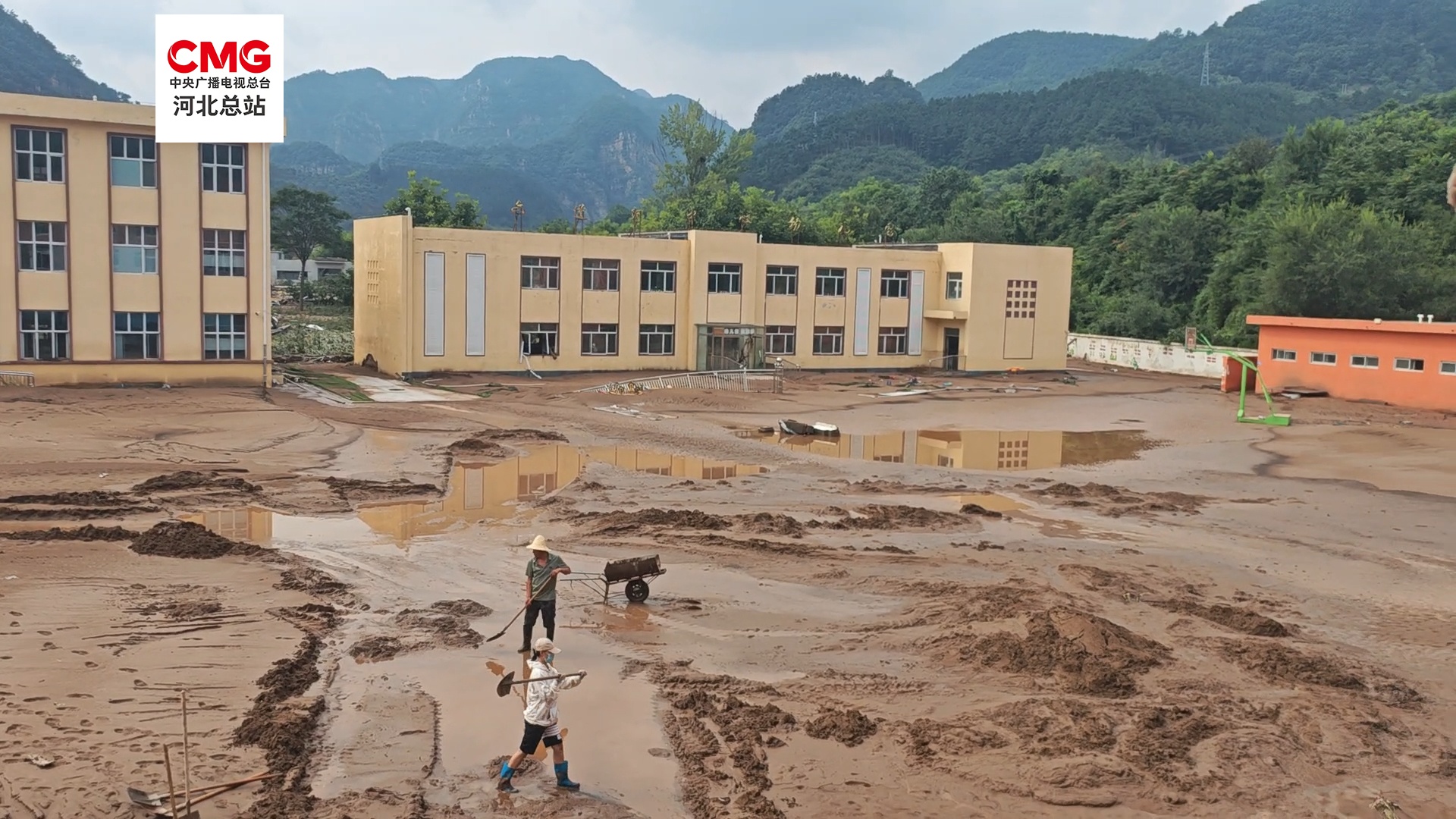 河北兴隆：灾后小学恢复重建 新学期开学