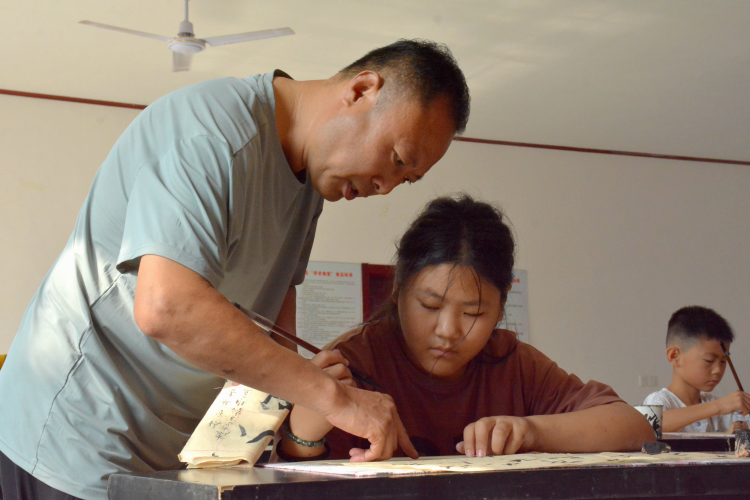 河北献县：翰墨飘香润童心 公益书法助传承_fororder_图片3