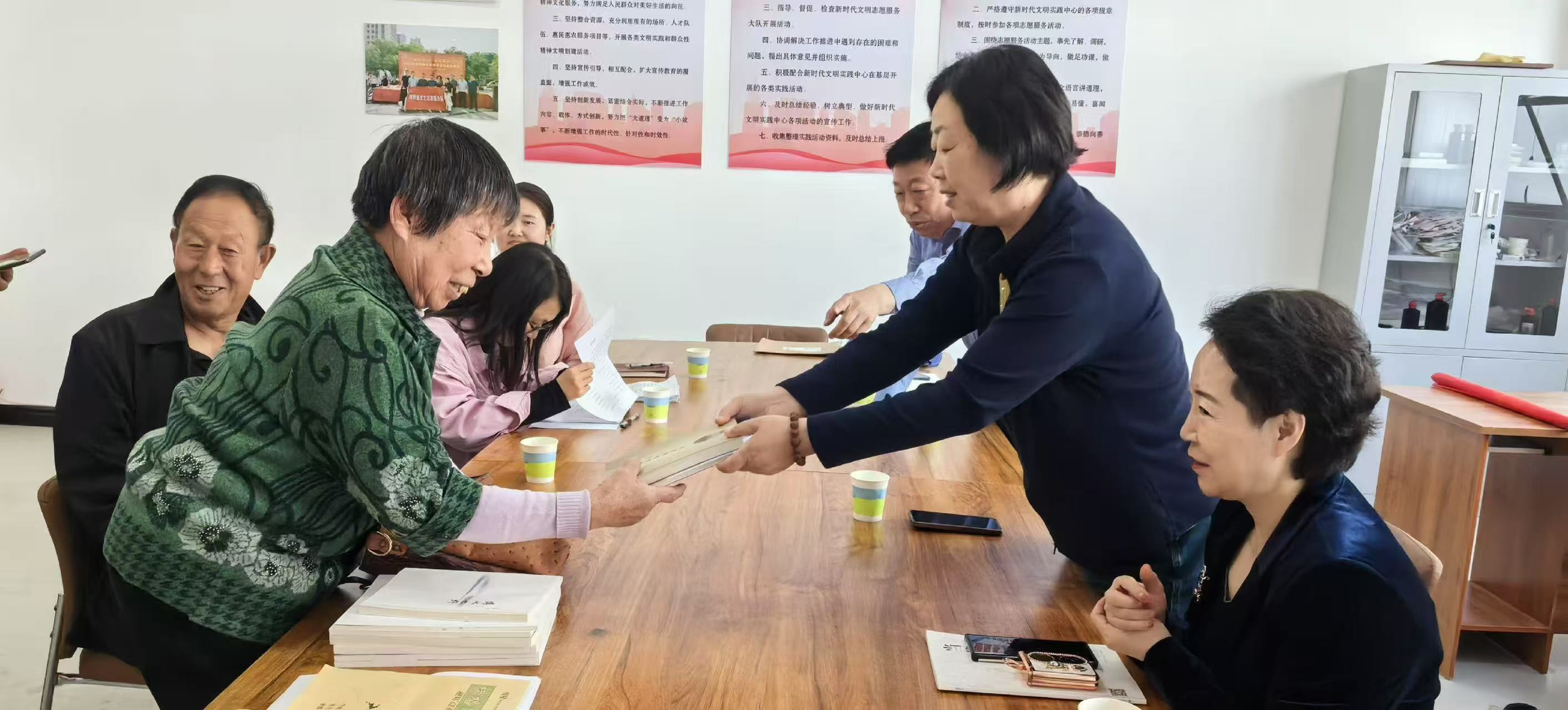 保定博野：银龄笔耕传薪火 书香浸润新乡土_fororder_3