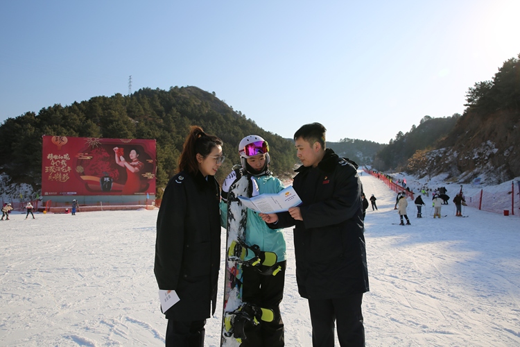 承德市双滦区：税惠赋能助燃“冰雪经济”