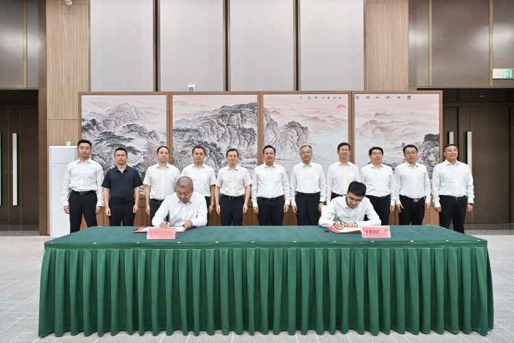 京雄快线委托运营协议签约 树京津冀协同发展新标杆_fororder_微信图片_20250814141237