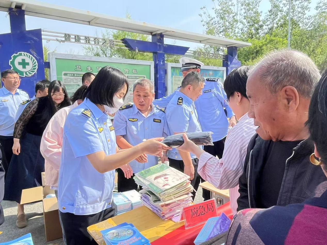 河北盐山：防灾知识进翠园 安全意识入人心_fororder_图片1