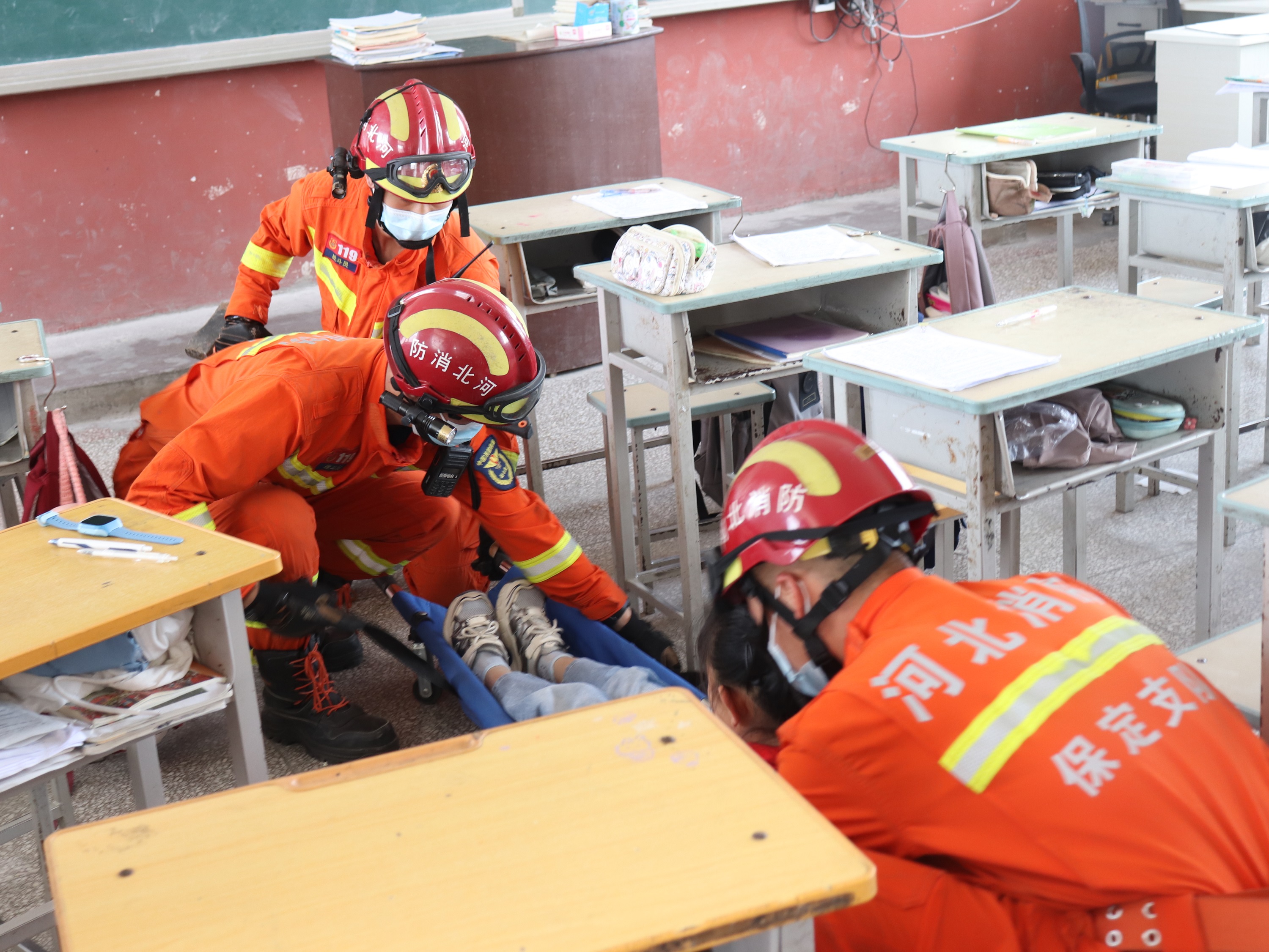 保定博野：地震演练进校园 避险知识入人心_fororder_4