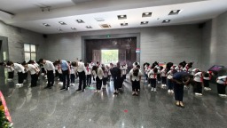 河北阜平：敬献花篮祭英烈 赓续精神启新程