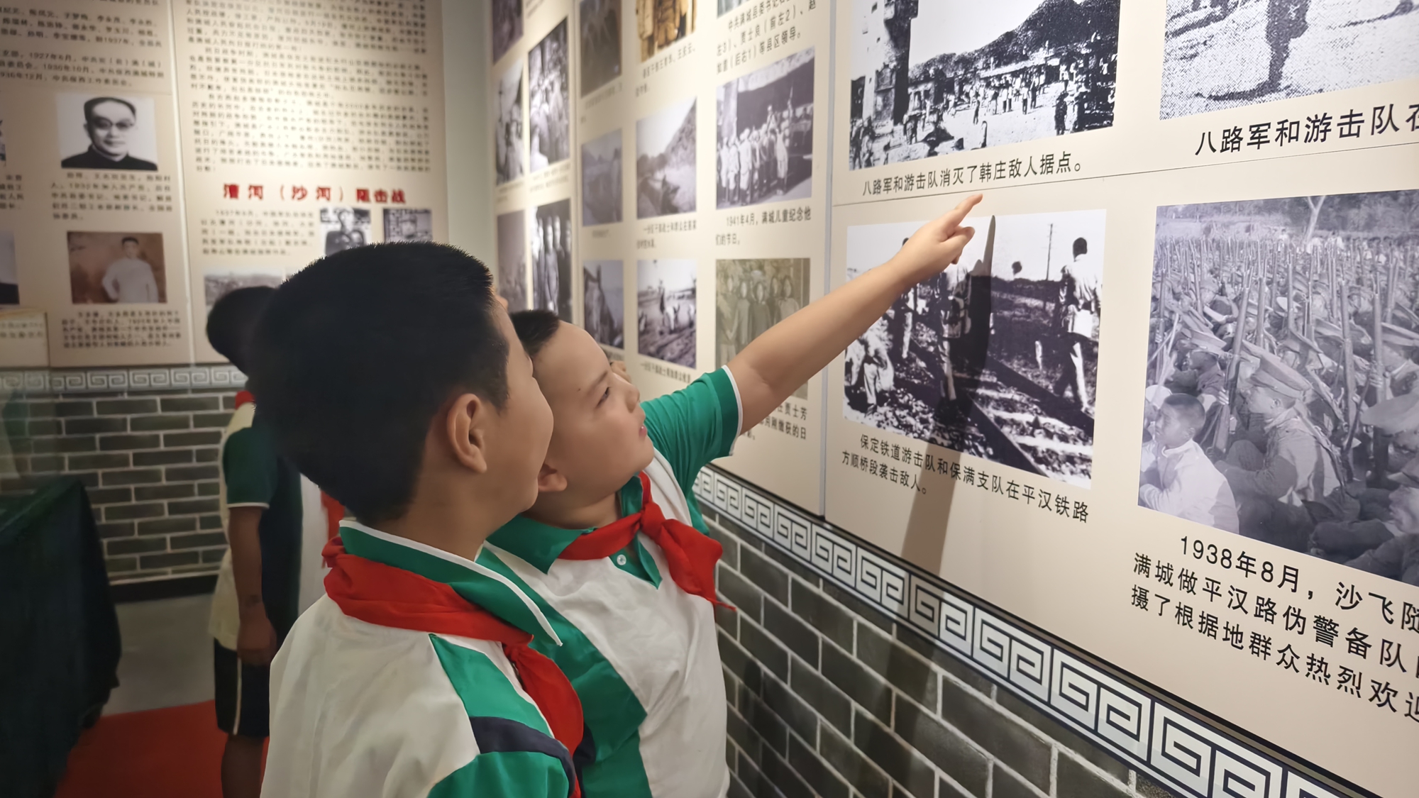 图片默认标题_fororder_现场浏览展板内容 摄影 刘俊敏