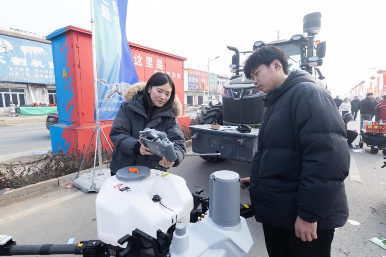 河北高阳：举行2025庞口第二届农机博览会_fororder_image001