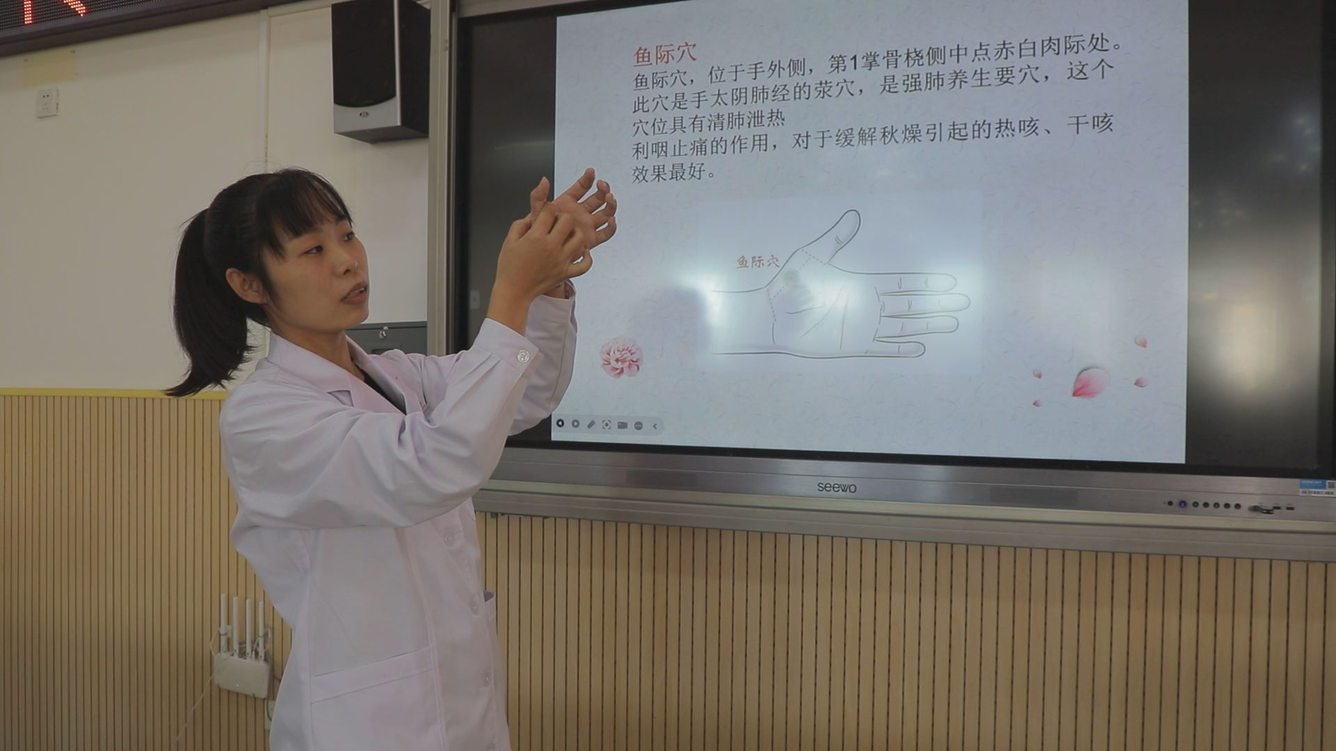 河北泊头：中医药文化进校园 师生共同感受国粹魅力