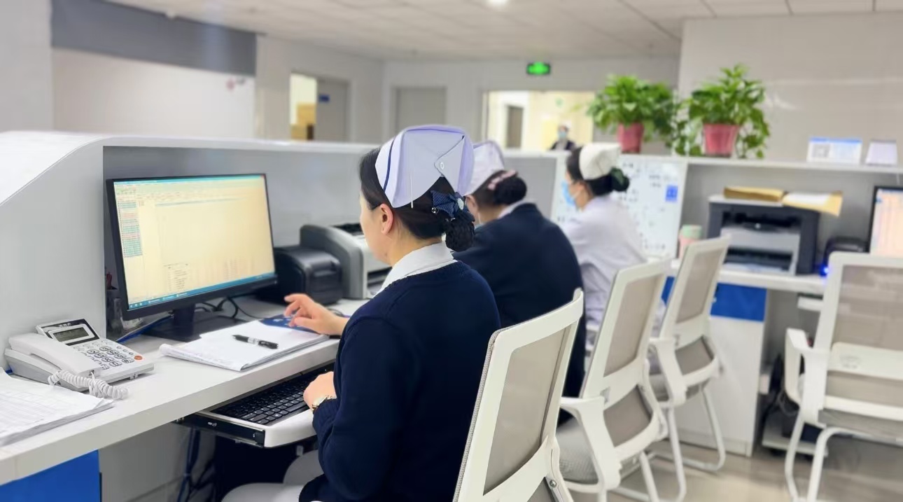 保定市满城区：一站式“床旁结算” 让患者“零跑腿”