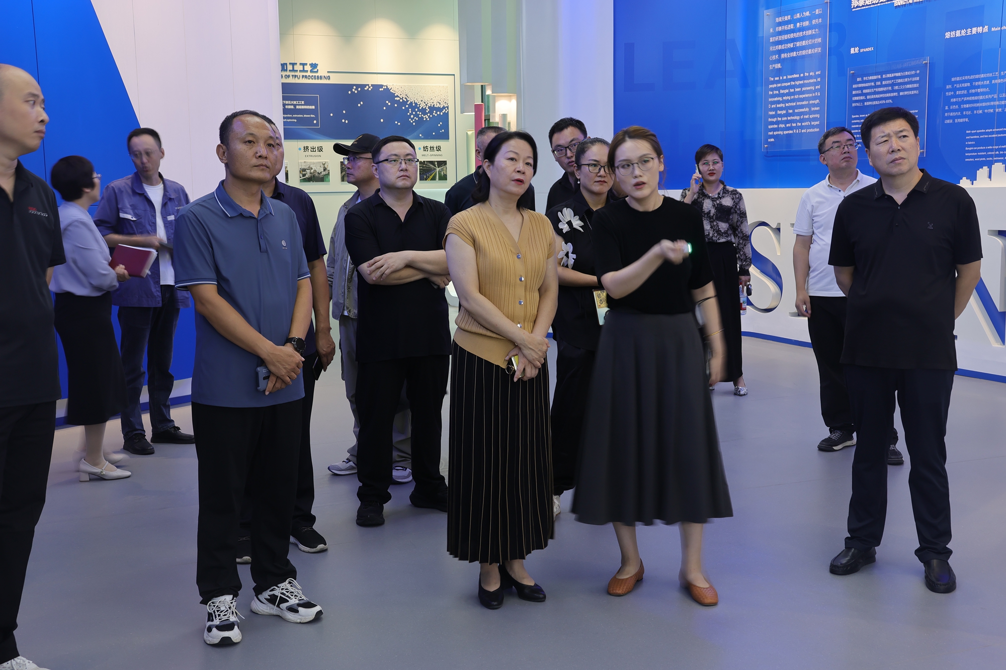 图片默认标题_fororder_与会人员参观邦泰氨纶 摄影 张晗