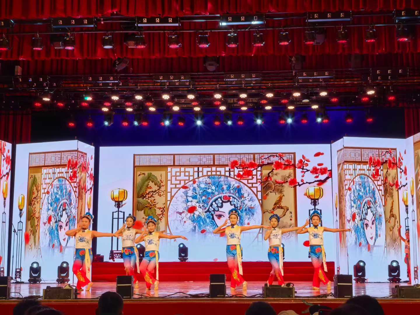 文明新风 春满霸州——2026霸州市迎新春主题联欢晚会精彩上演_fororder_3