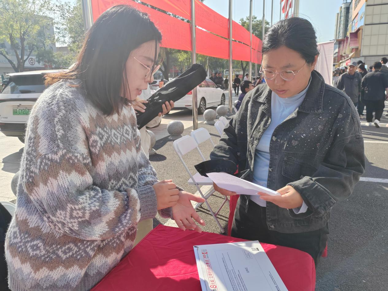 河北高碑店：千余岗位助力就业攻坚_fororder_图片2