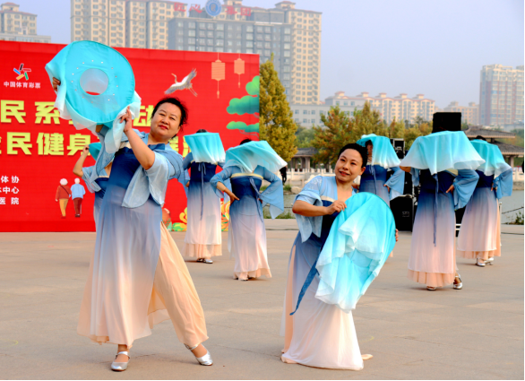 河北献县：金秋健身展风采_fororder_河北献县：金秋健身展风采 538