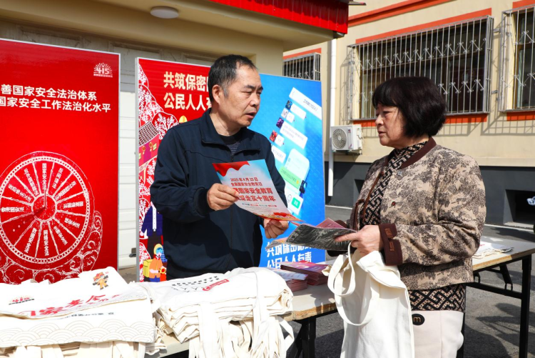 河北涞水：小板凳上话国安 多措并举筑防线_fororder_图片6