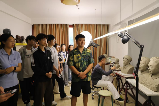 触摸千年技艺 探寻产业未来——驻保高校生走进曲阳开展雕刻研学_fororder_触摸千年技艺 探寻产业未来 驻保高校生走进曲阳开展雕刻研学261