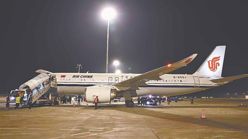 国航C919成功首航哈尔滨