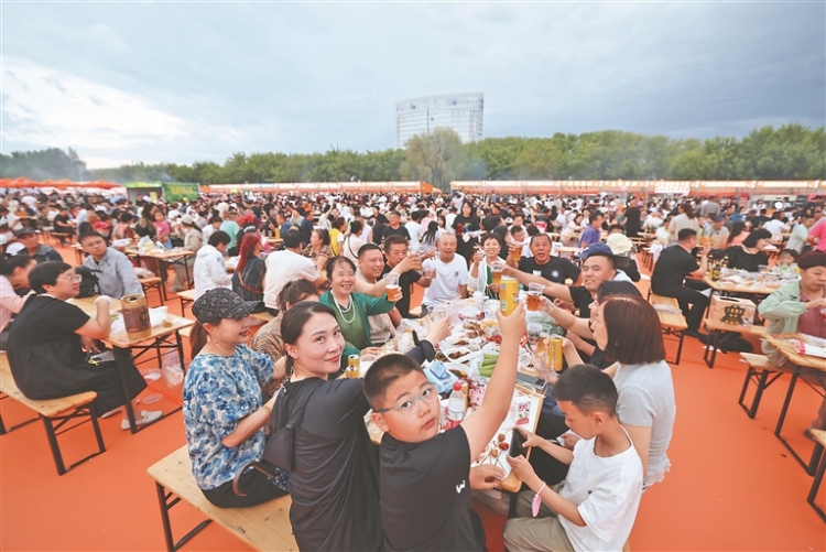 齐齐哈尔烤肉美食节启幕