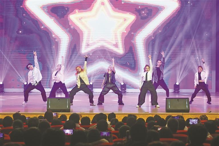 第二届“四海同声”中外文化交流展演启幕