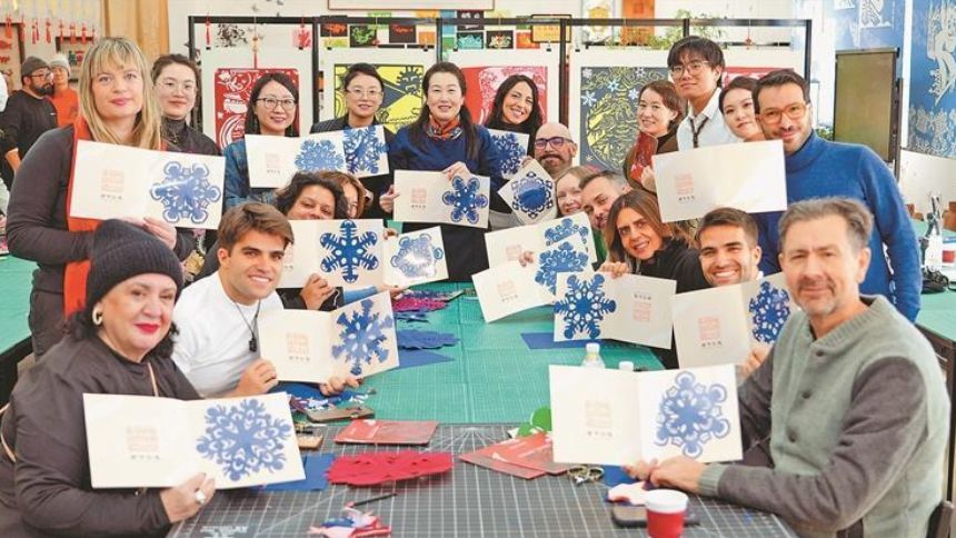 欧洲媒体记者及网红博主 盛赞哈尔滨多元风情