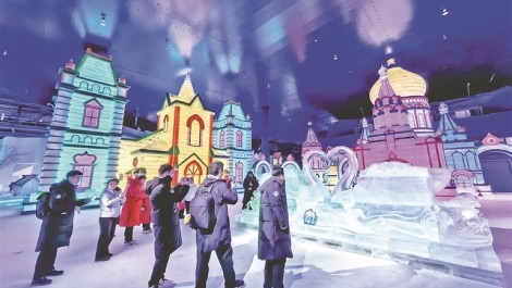 哈尔滨冰雪大世界 冰雕街舞齐亮相