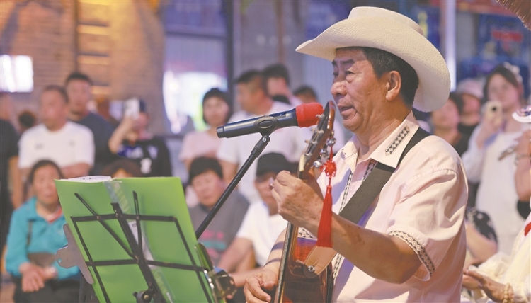 夏夜老街 乐声飞扬