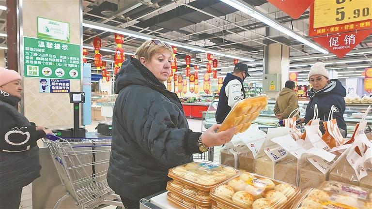 对俄免签政策试行 抚远再添新活力