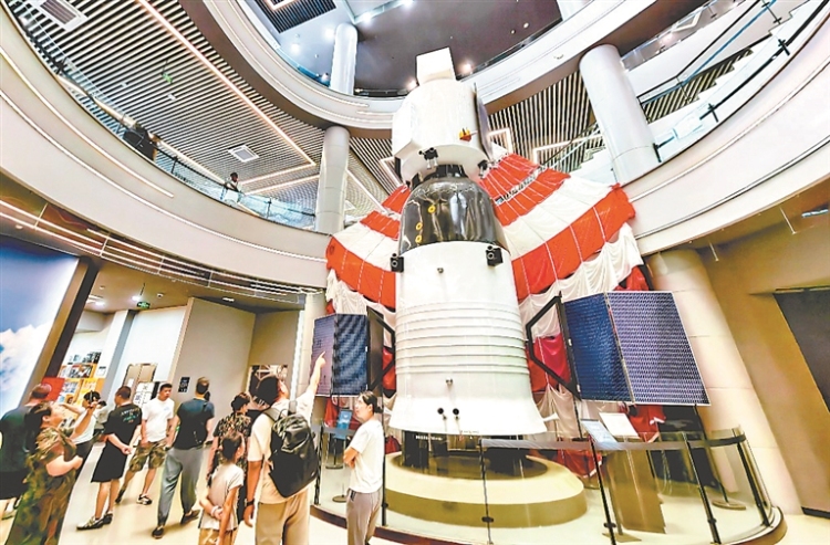 大学校园里探索航天奥秘