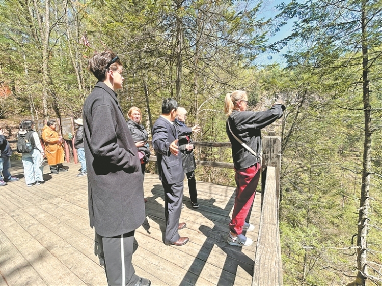 “出国旅游去，中国黑龙江！”