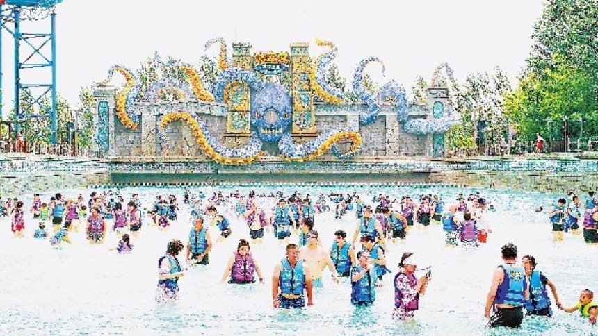 波塞冬海岛狂欢节 “点燃”冰城夏日