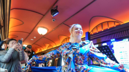 “伊春号-至尊亚雪”旅游专列试运行