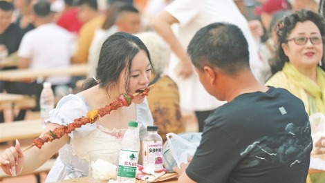 齐齐哈尔烤肉美食节启幕