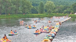 乐消暑 响水河漂流人气爆棚