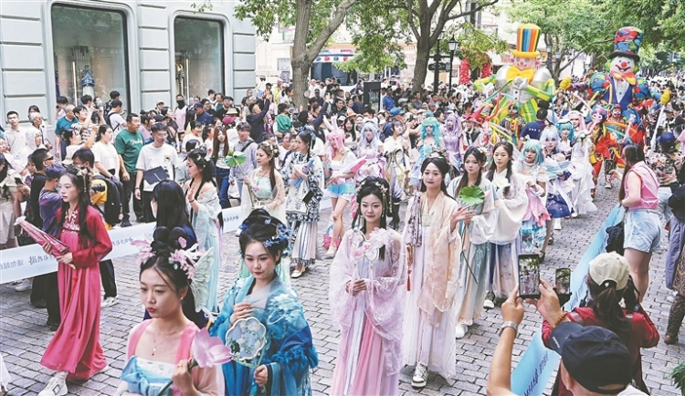 百年老街上演“中俄华彩”