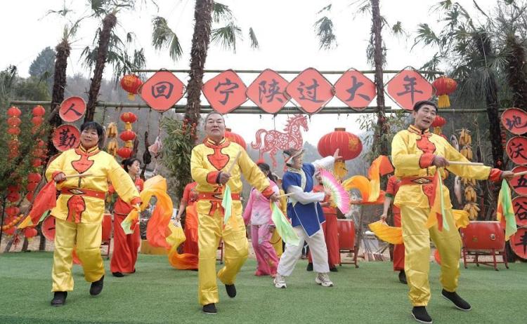 攒着乡愁裹着烟火的新春盛宴 在宁陕县渔湾村热闹上演_fororder_微信图片_20260209112032_1191_356