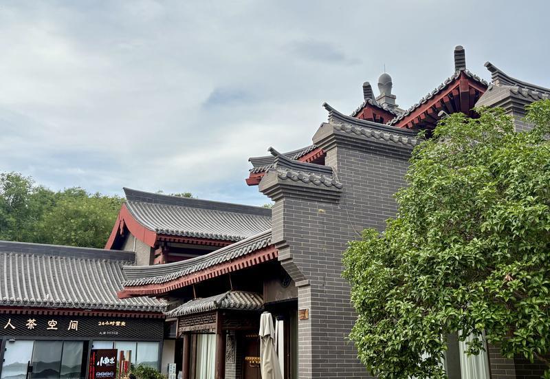 蓝天白云美景如画