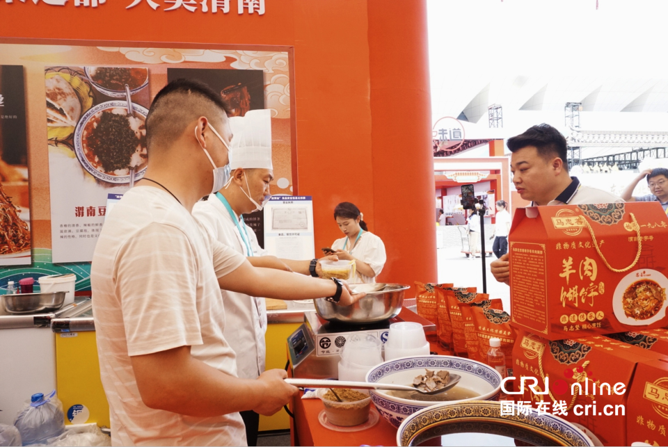 特色珍馐C位出道 第九届丝博会渭南美食圈粉外国客商_fororder_图片5